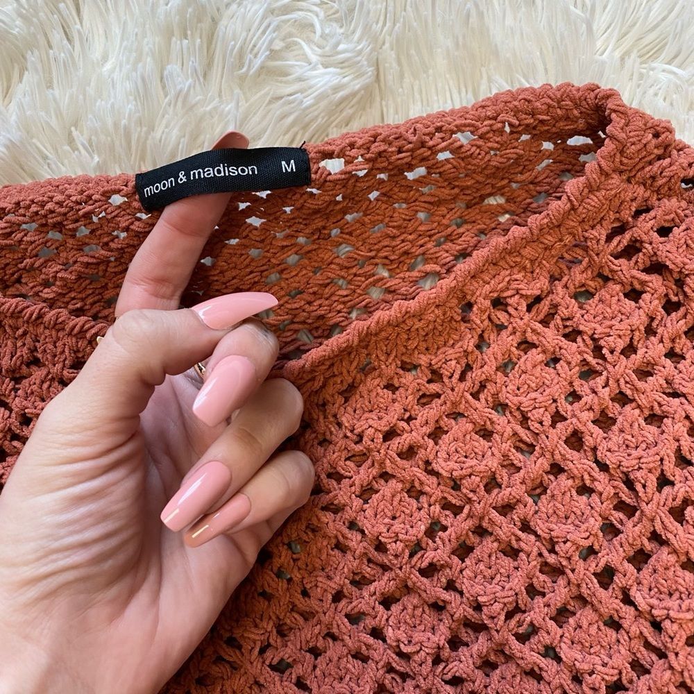 Moon & Madison Rust Crochet Top - Picture 3 of 4